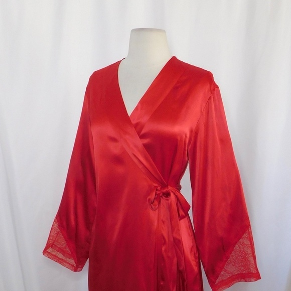 VS VICTORIA’S SECRET Red Satin Chantilly Lace Robe Valentine's Day X-Small Small - Picture 7 of 15